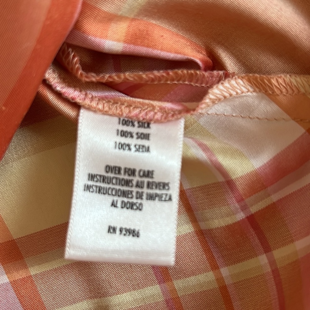 Casual Corner Silk pant suit with two sleeveless tops - Picture 10 of 16